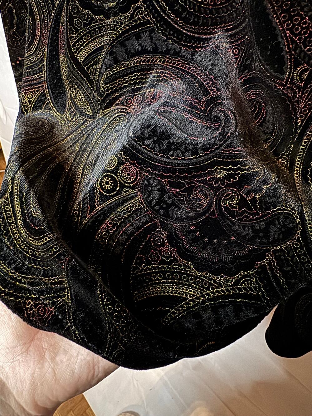 Christopher & Banks M Whimsigoth 90’s Velvet Paisley Long Sleeve